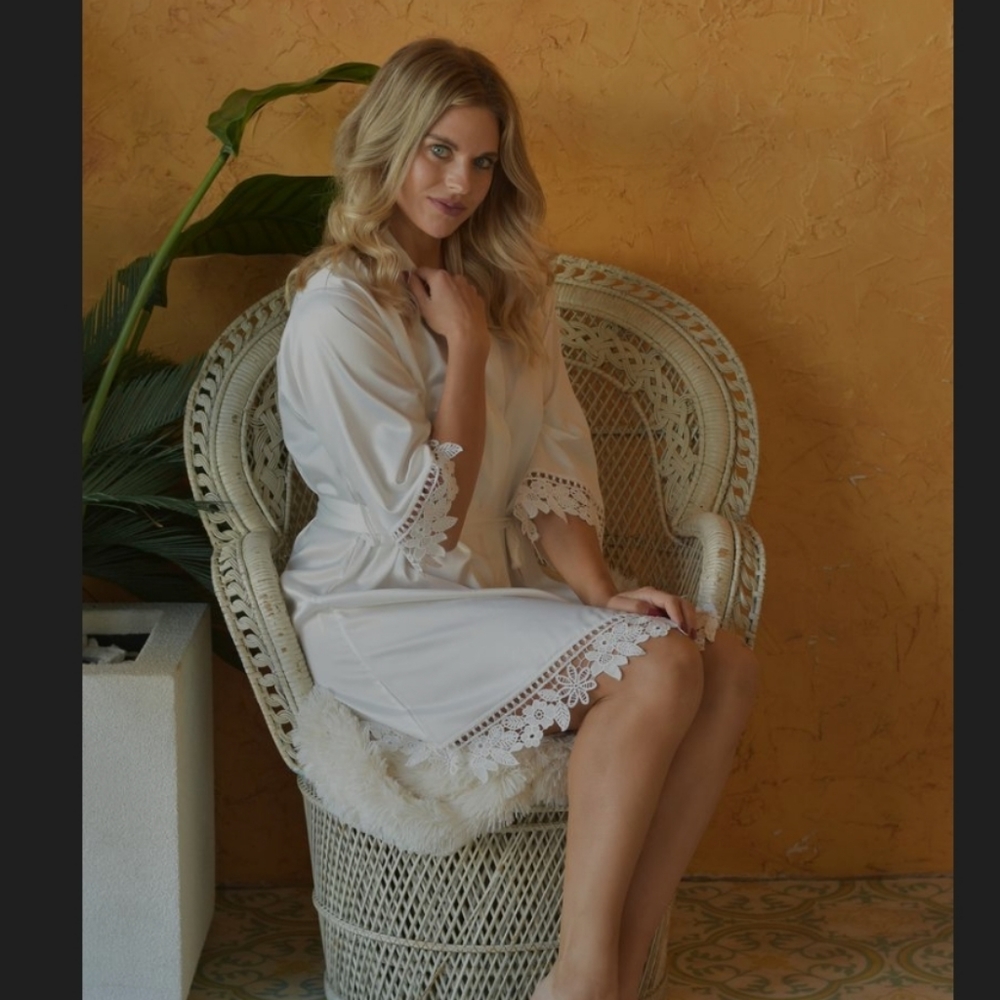 White Lace Bridal Robe - Picture 6 of 6